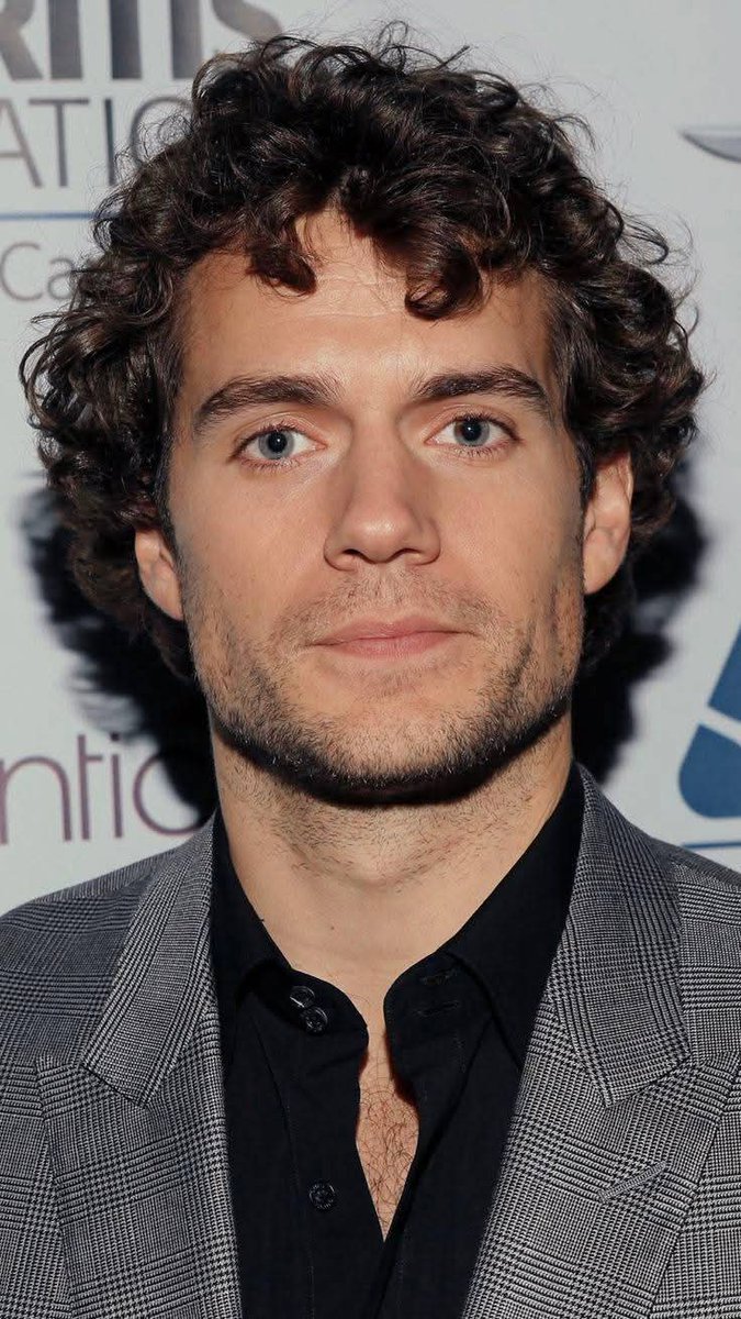 Curls 😍😍😍😍#henrycavill
