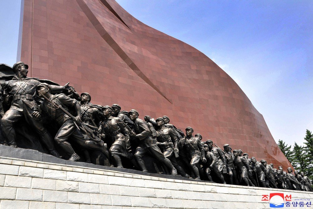 KFLColombia's tweet photo. Monumento Victoria de la Batalla de Pochonbo. El 4 de junio de 1937, Kim Il Sung lanzó un ataque en ese punto estratégico y militar del imperialismo japonés y dio a los invasores un importante golpe político-militar y al pueblo coreano una esperanza en la liberación de la patria. https://t.co/534whGh7Te