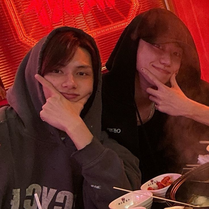 happy 8th of june to my best (boy) friend!! i love you forever, my favorite hooman!! 🥰 吻我，@fujflm.