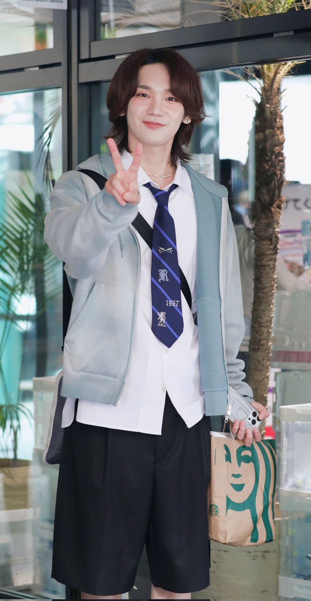 250608 Q10
학창시절에 이런 학생회장 센빠이 있었던 것 같은 기억조작

#켄타 #타카다켄타 #髙田健太 #KENTA #タカダケンタ