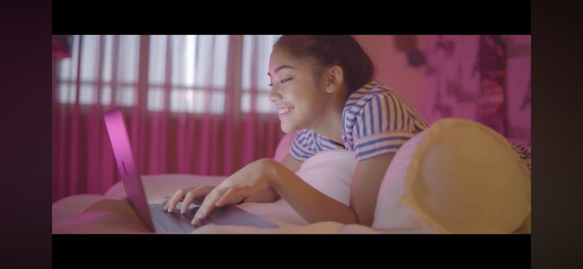 westenthu's tweet photo. wst i found no na baila's predebut di MV Valeria punya band indonesia namanya RINGGO5 😭❤️ cantik bangett nona bailaaaa https://t.co/4MPvud7jHZ