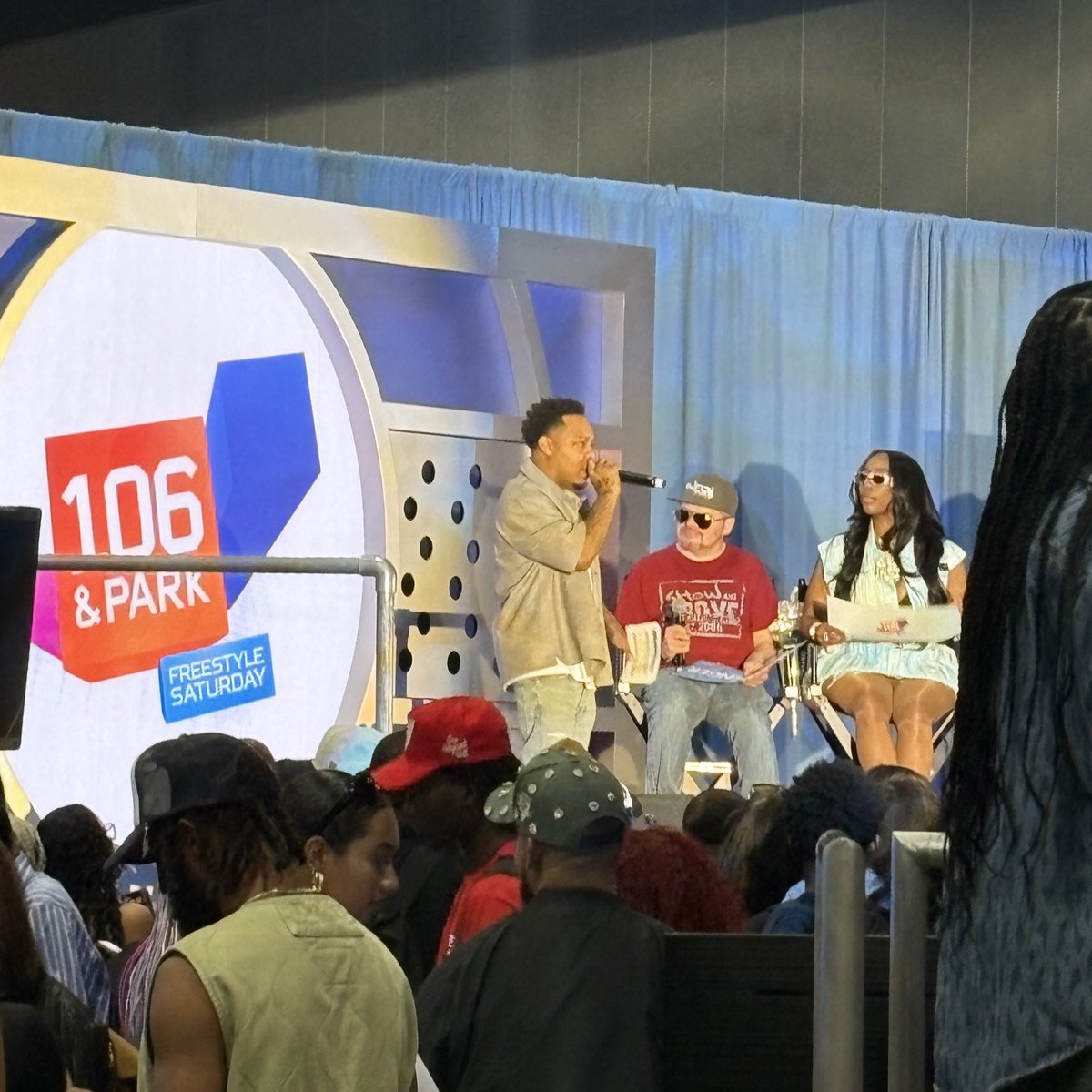 prettygotcash's tweet photo. A day in LA 🌴
#BETX #BETWeekend https://t.co/nCcPYDjp3L
