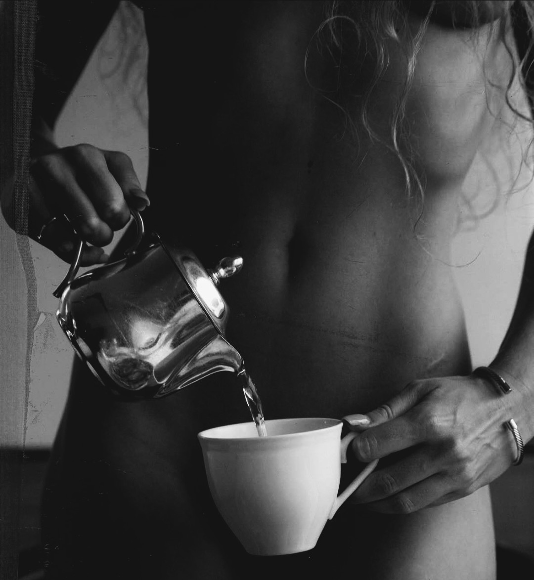 lemondenoir_'s tweet image. Καλημερες όμορφες....🖤