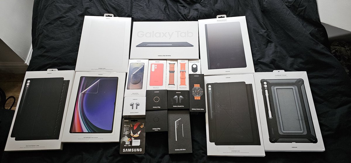 ATAndreiThomas's tweet photo. Yeah!! I'm Now a Samsung Knight and I just completed my Own Samsung Galaxy Ecosystem #SamsungEcosystem #SamsungGalaxy #GalaxyEcosystem #Samsung https://t.co/SpmYmDuXRy