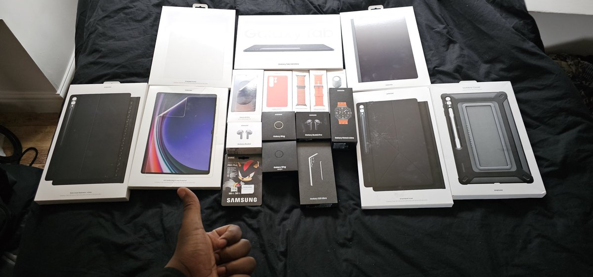 ATAndreiThomas's tweet photo. Yeah!! I'm Now a Samsung Knight and I just completed my Own Samsung Galaxy Ecosystem #SamsungEcosystem #SamsungGalaxy #GalaxyEcosystem #Samsung https://t.co/SpmYmDuXRy