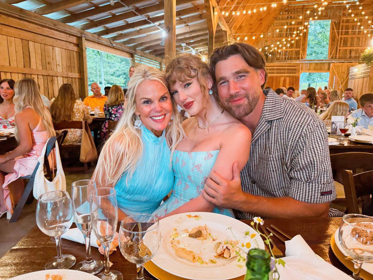 Emily (Taylor’s Version) tweet media
