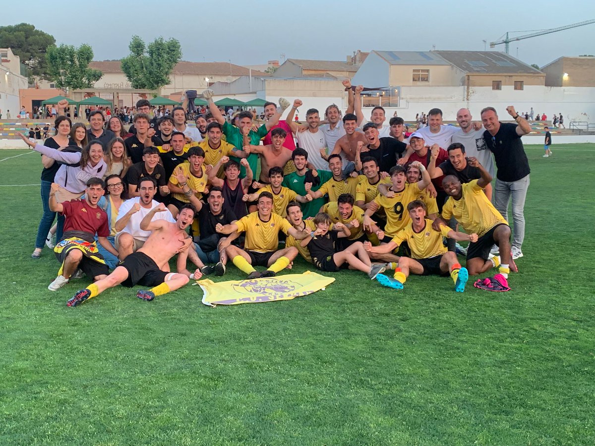 💛🖤

Somos de 1ra FFCV

Enhorabuena a toda la #FamiliaAmarilla