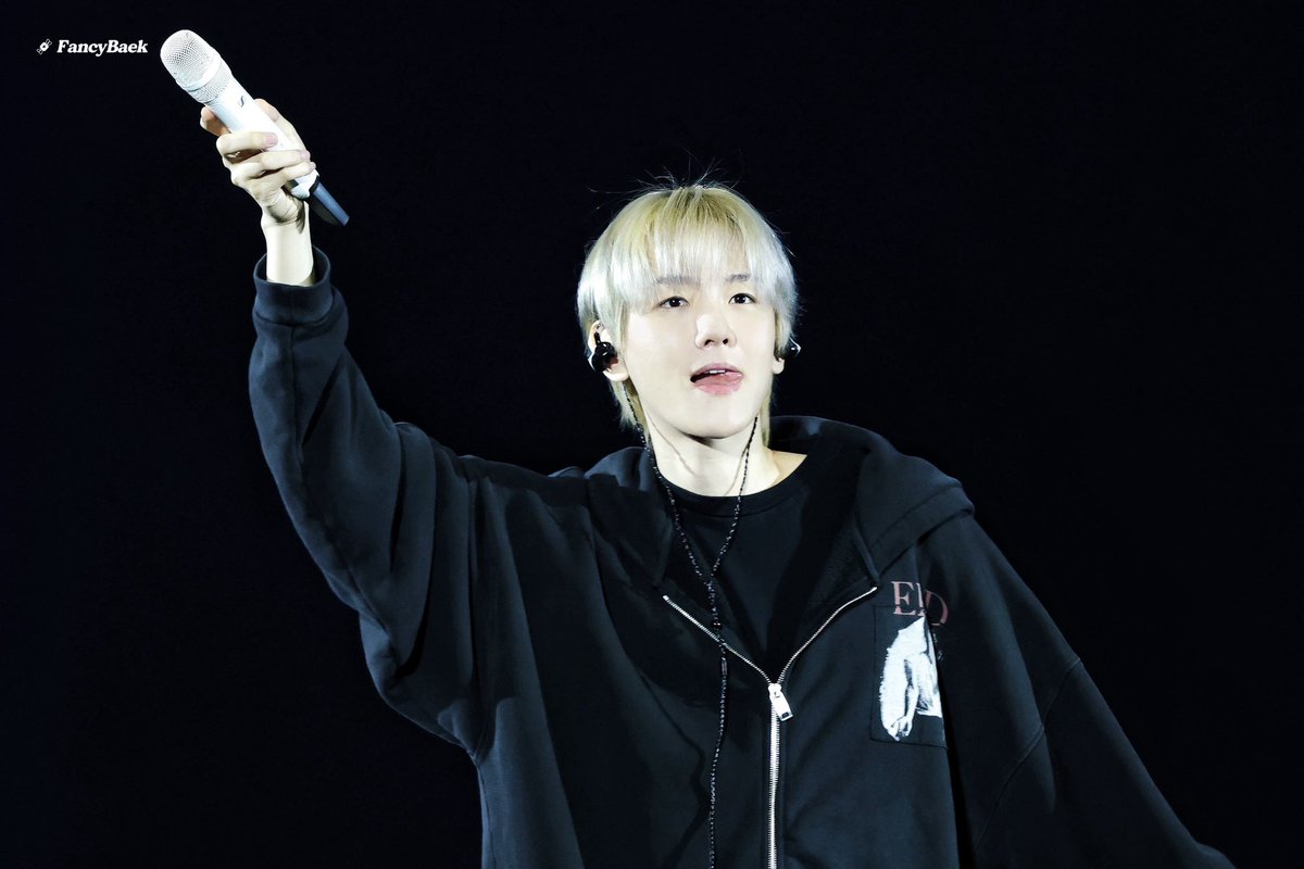 FancyBaek tweet media