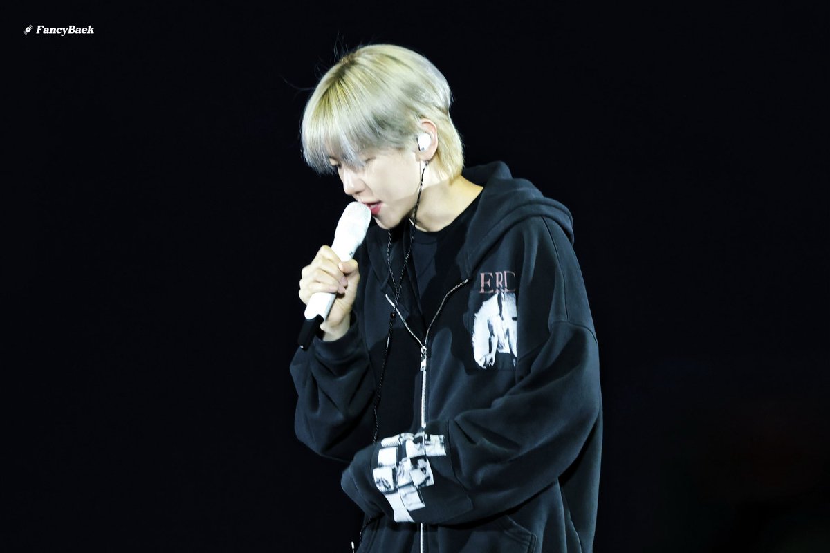 FancyBaek tweet media