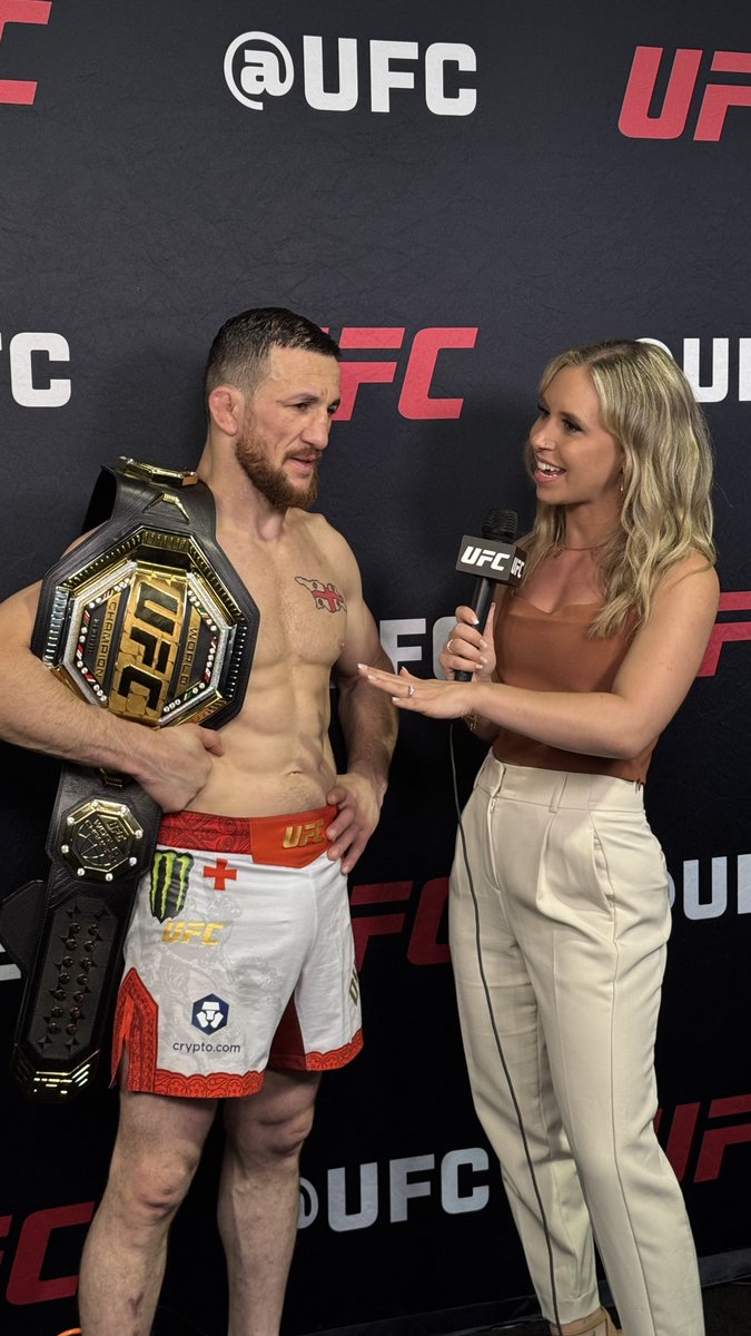 funkmasterMMA's tweet image. Congrats to the CHAMP!! Amazing and very dominant win tonight!!! What a journey it’s been! Cheers from me and the @funkharborrum family! ❤️
•
#UFC316 #Family #FunkHarbor