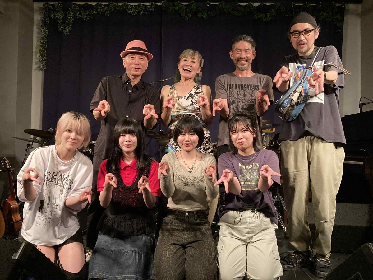 FF920's tweet image. 昨日三ヶ田とくにおでライブさせて頂きました♥
@石巻ラ・ストラーダ
ヤマさんマリ姉さんと、セッションもさせてもらったり。
打ち上げ(ハコ打ち)で絶品ホヤを頂いたり。
最高の1日に。
大変有難う御座いました♥