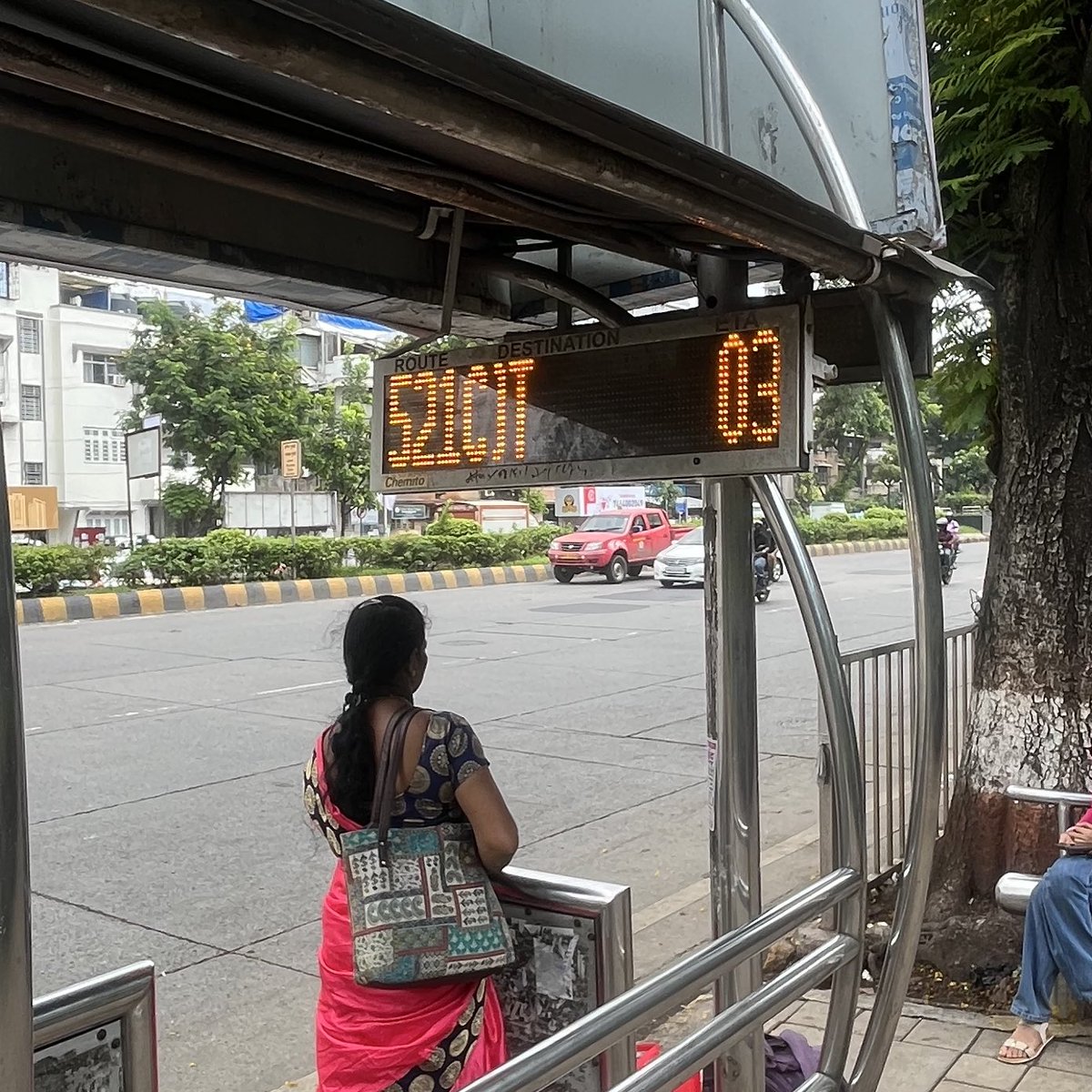 girishmallya's tweet image. Live tracking and digital boards are finally visible at Bombay bus stops, something all of us have seen in other countries.
Great job @ProUndertaking @mybmc BEST. Hope most major bus stops get it and all buses are compelled to activate at the start of each trip