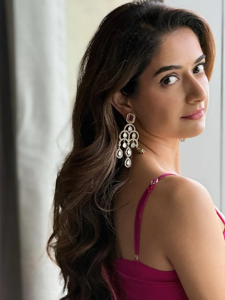 She in saree is absolutely an angel ❤️‍🔥🥰

#AshikaRanganath 🩷