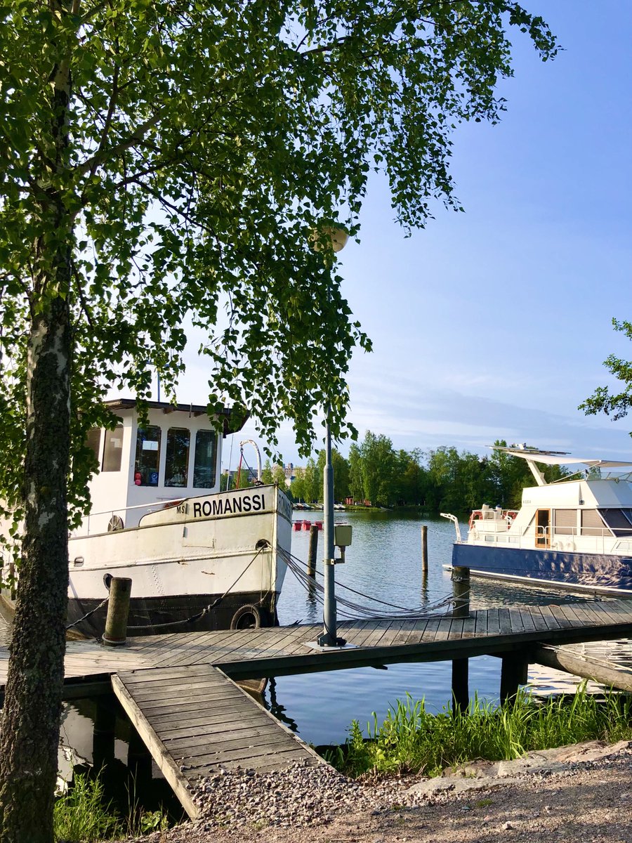 helip_j's tweet photo. Jos ei ole helluntaina heilaa niin ei koko kesänäkään 🌿 No ei siinä mitään , mennään näillä eteenpäin 😁 Mukavaa sunnuntaita kaikille . #helluntai #kesäkuu #june 💙🤍💚💜 https://t.co/FwFlA2FBsb
