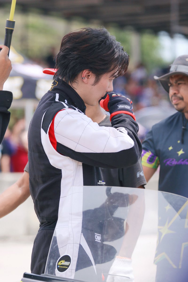 ใจละลายเพราะความหล่อ 🫠

BUILD DRIFT CAR SHOW
080625  #HappyBuildOnTrack
꒰ <a href="/JakeB4rever/">BIU.</a> #BuildJakapan ꒱ 
#Beyourluve 

#bluuniversepic