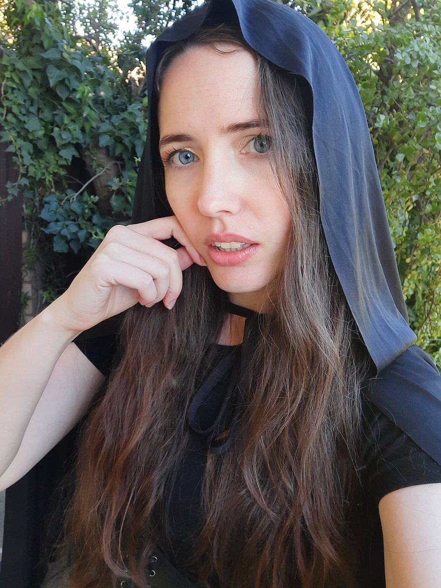 Dressing the part for the Dark Brotherhood questline in Oblivion today