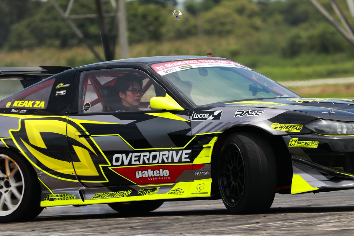 blahbiubiu's tweet photo. หล่อสัส

BUILD DRIFT CAR SHOW
#HappyBuildOnTrack
#BuildJakapan 
@JakeB4rever https://t.co/nUWqEK4p1J