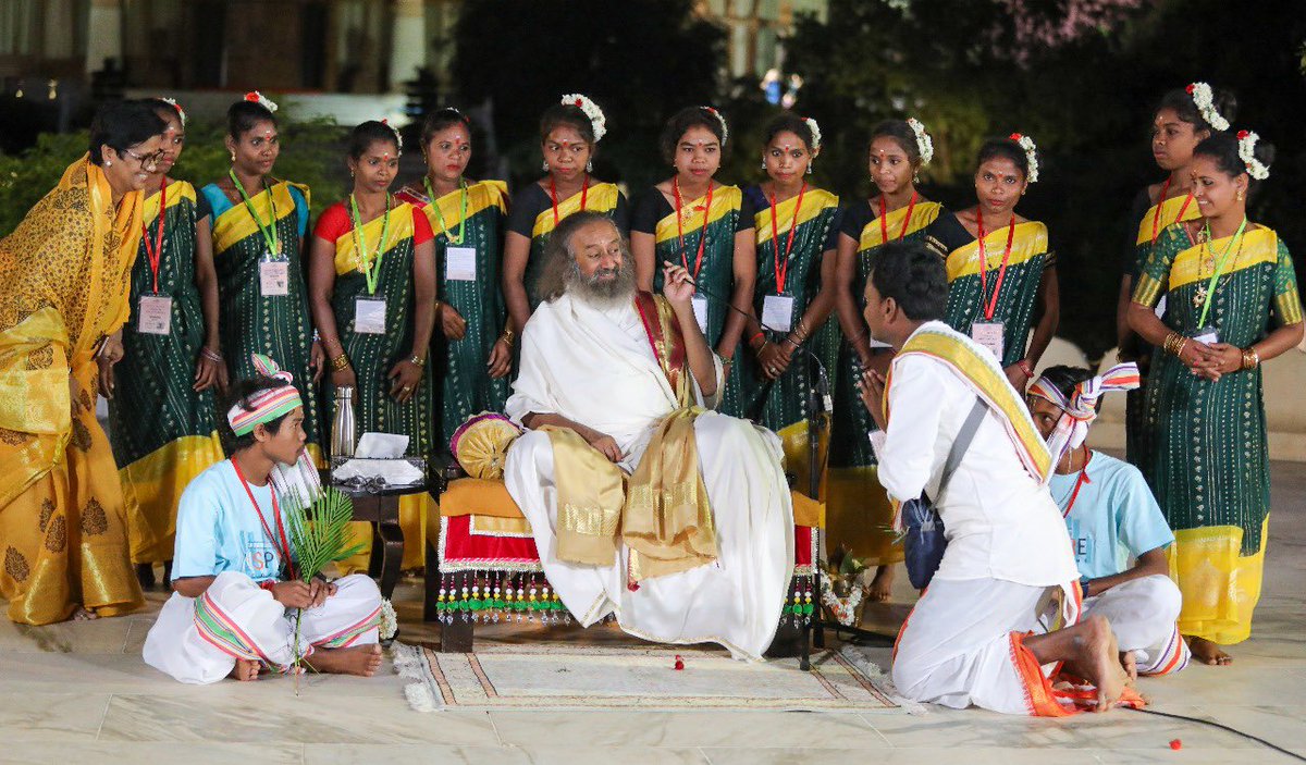 Gurudev Sri Sri Ravi Shankar (@gurudev) on Twitter photo р░зр░┐р░Вр░╕р░╛ р░ир▒Гр░др▒Нр░пр░╛р░▓ р░▓р░п, р░мр░др▒Бр░Хр░ор▒Нр░о р░░р░Вр░Чр▒Бр░▓ р░╣р░░р░┐р░╡р░┐р░▓р▒Нр░▓р▒Б, р░Ер░ир▒Нр░ир░ор░пр▒Нр░п р░Хр▒Ар░░р▒Нр░др░ир░▓ р░ор░╛р░зр▒Бр░░р▒Нр░пр░В тАФ р░др▒Жр░▓р▒Бр░Чр▒Б р░ор░╣р▒Лр░др▒Нр░╕р░╡р░Вр░▓р▒Л р░Зр░╡р░ир▒Нр░ир▒А р░Жр░░р▒Нр░Яр▒Н р░Жр░лр▒Н р░▓р░┐р░╡р░┐р░Вр░Чр▒Н р░Жр░╢р▒Нр░░р░ор░╛р░ир▒Нр░ир░┐ р░░р░Вр░Ьр░┐р░Вр░кр░Ьр▒Зр░╢р░╛р░пр░┐. р░Жр░Вр░зр▒Нр░░, р░др▒Жр░▓р░Вр░Чр░╛р░гр░▓ р░ир▒Бр░Вр░Ър░┐ р░╡р▒Зр░▓р░╛р░жр░┐ р░ор░Вр░жр░┐ р░зр▒Нр░пр░╛р░ир░Вр░▓р▒Л, р░Ьр▒Нр░Юр░╛р░ир░Вр░▓р▒Л, р░Жр░ир░Вр░жр░Вр░▓р▒Л р░кр░╛р░▓р▒Нр░Чр▒Кр░ир▒Нр░ир░╛р░░р▒Б. р░зр░┐р░Вр░╕р░╛ р░ир▒Гр░др▒Нр░пр░╛р░▓ р░▓р░п, р░мр░др▒Бр░Хр░ор▒Нр░о р░░р░Вр░Чр▒Бр░▓ р░╣р░░р░┐р░╡р░┐р░▓р▒Нр░▓р▒Б, р░Ер░ир▒Нр░ир░ор░пр▒Нр░п р░Хр▒Ар░░р▒Нр░др░ир░▓ р░ор░╛р░зр▒Бр░░р▒Нр░пр░В тАФ р░др▒Жр░▓р▒Бр░Чр▒Б р░ор░╣р▒Лр░др▒Нр░╕р░╡р░Вр░▓р▒Л р░Зр░╡р░ир▒Нр░ир▒А р░Жр░░р▒Нр░Яр▒Н р░Жр░лр▒Н р░▓р░┐р░╡р░┐р░Вр░Чр▒Н р░Жр░╢р▒Нр░░р░ор░╛р░ир▒Нр░ир░┐ р░░р░Вр░Ьр░┐р░Вр░кр░Ьр▒Зр░╢р░╛р░пр░┐. р░Жр░Вр░зр▒Нр░░, р░др▒Жр░▓р░Вр░Чр░╛р░гр░▓ р░ир▒Бр░Вр░Ър░┐ р░╡р▒Зр░▓р░╛р░жр░┐ р░ор░Вр░жр░┐ р░зр▒Нр░пр░╛р░ир░Вр░▓р▒Л, р░Ьр▒Нр░Юр░╛р░ир░Вр░▓р▒Л, р░Жр░ир░Вр░жр░Вр░▓р▒Л р░кр░╛р░▓р▒Нр░Чр▒Кр░ир▒Нр░ир░╛р░░р▒Б.
