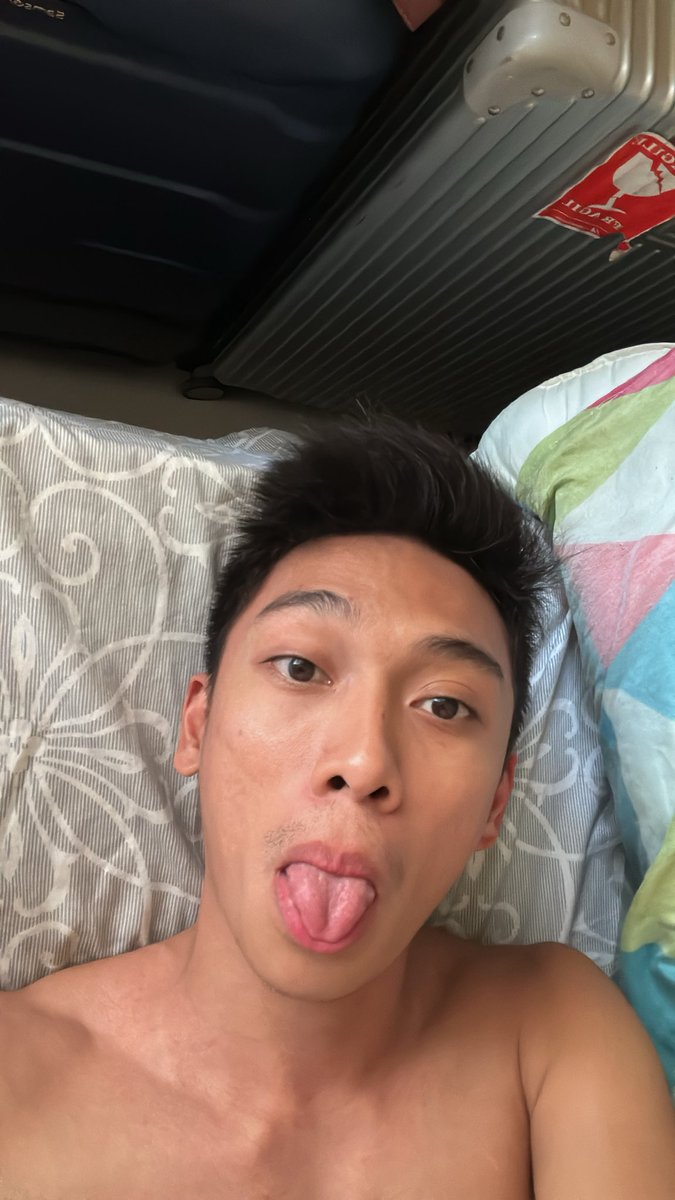 geol_andrei's tweet photo. so bored 💤 https://t.co/12NyMATOEk