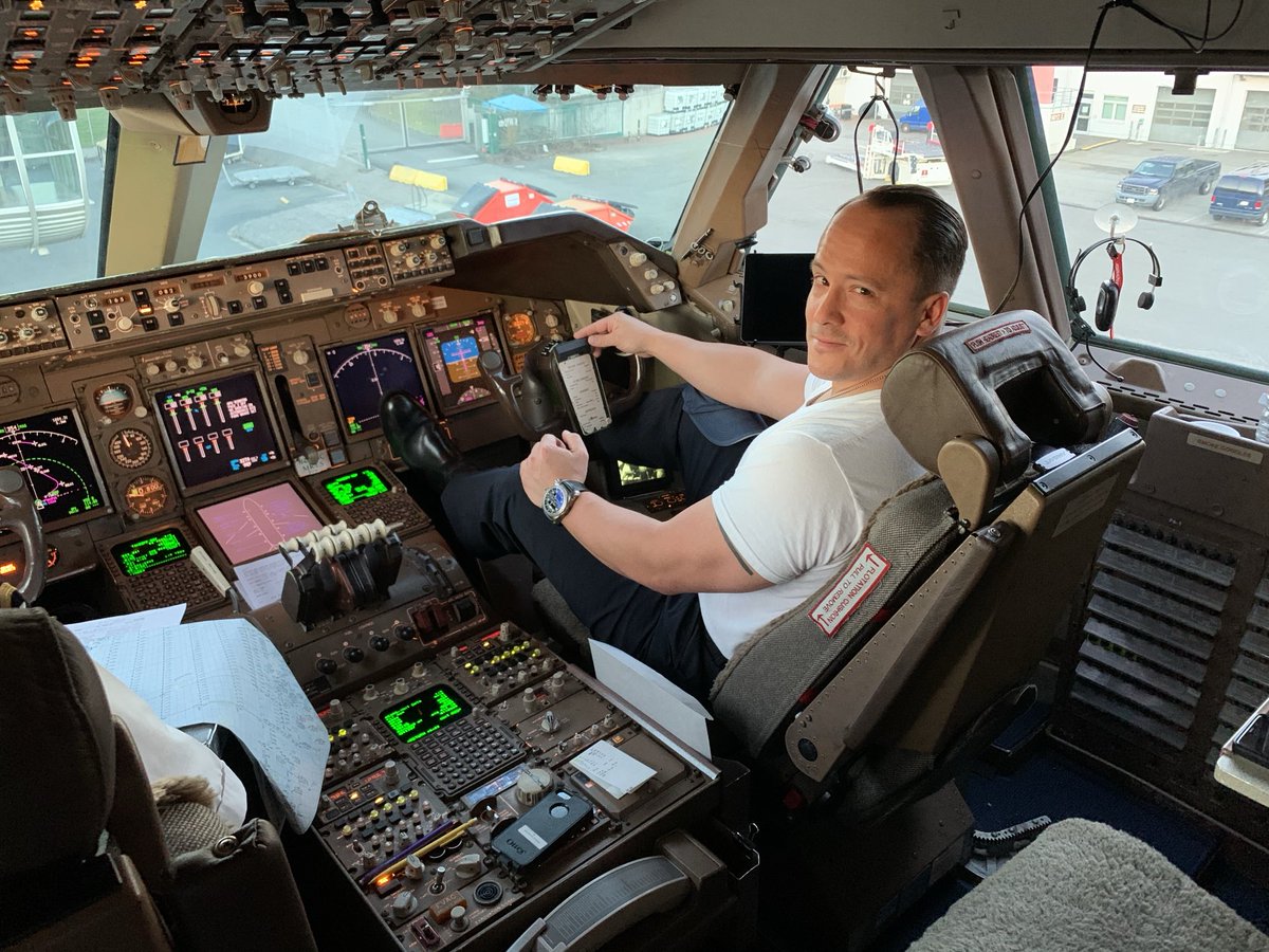 Ahhhhh…. Throwback to some 747 First Officer vibes…. 😎 Time she flies!