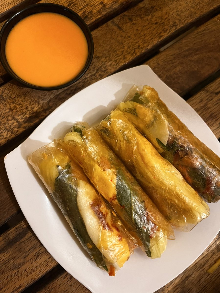 thuyan0809's tweet photo. Ý là ăn vặt á, mà ăn cỡ đó ó 🤣😆 https://t.co/1tpv7BPSnQ