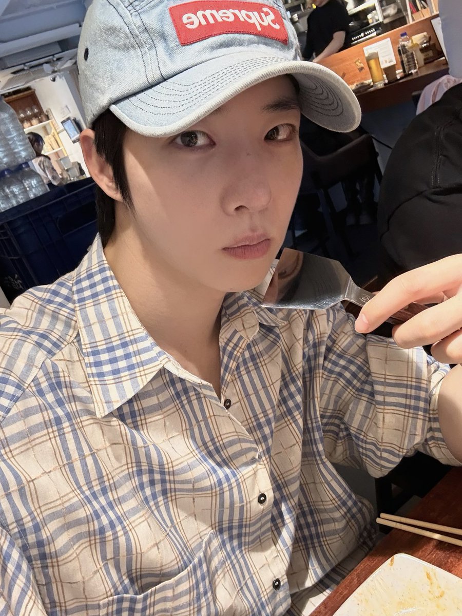 NINE_i_Firstone's tweet photo. [#제원]

😆🍽️

#나인아이 #NINEi #JEWON https://t.co/7IOoXE0mke