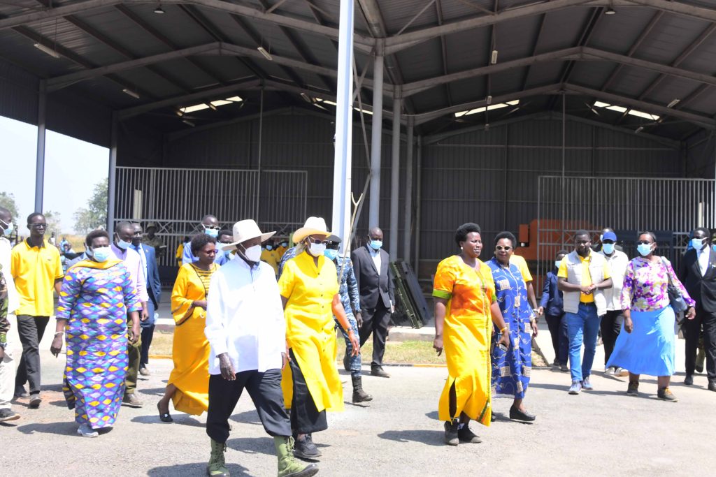 AHUMUZA PENKSON ๐บ๐ฌ (@penkson256) on Twitter photo Over 12000 youths annually countrywide registered under Presidential Skilling Hubs which was innitiated by President <a href="/KagutaMuseveni/">Yoweri K Museveni</a> to help both Educated and uneducated young people to again skills that can leads them to self -employment and employment opportunities after Over 12000 youths annually countrywide registered under Presidential Skilling Hubs which was innitiated by President <a href="/KagutaMuseveni/">Yoweri K Museveni</a> to help both Educated and uneducated young people to again skills that can leads them to self -employment and employment opportunities after