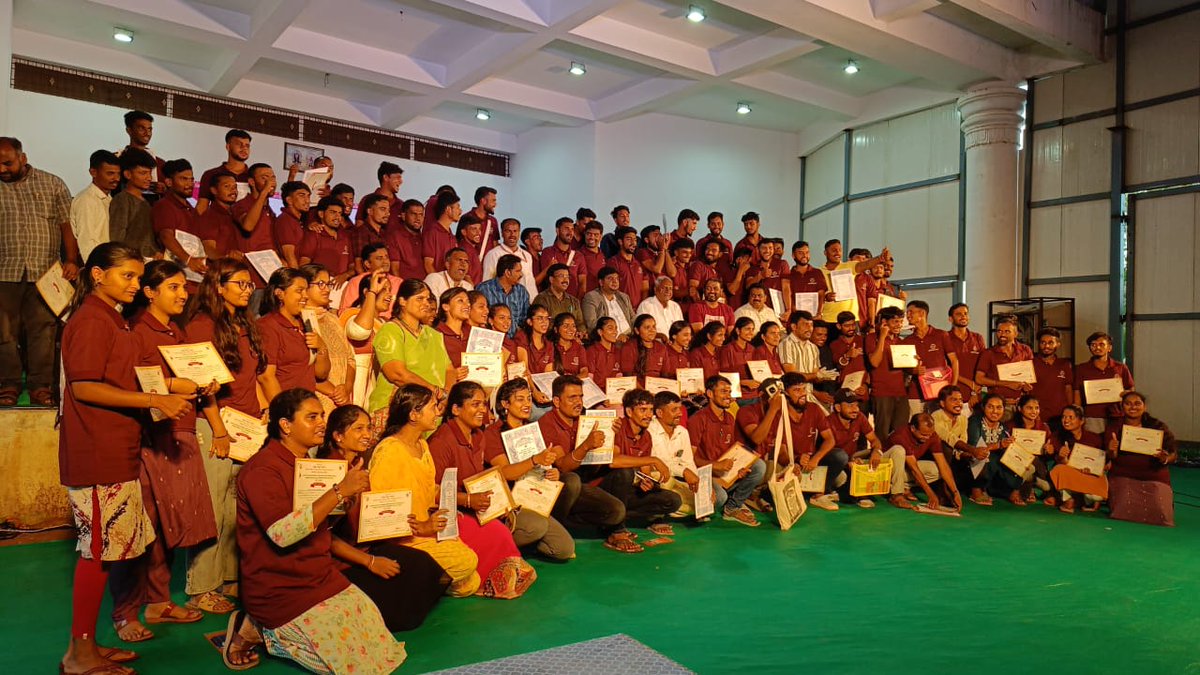 ManjuCS987's tweet photo. With support from Major Manivannan sir, the Honourable Minister, and IGCCD, we held a first-of-its-kind Culture–Constitution–Career workshop for Banjara-Lambani youth.
#CultureConstitutionCareer #BanjaraYouth #Empowerment #IGCCD #MajorManivannan
@Captain_Mani72 @SWDGoK https://t.co/myeFuz2Pkp
