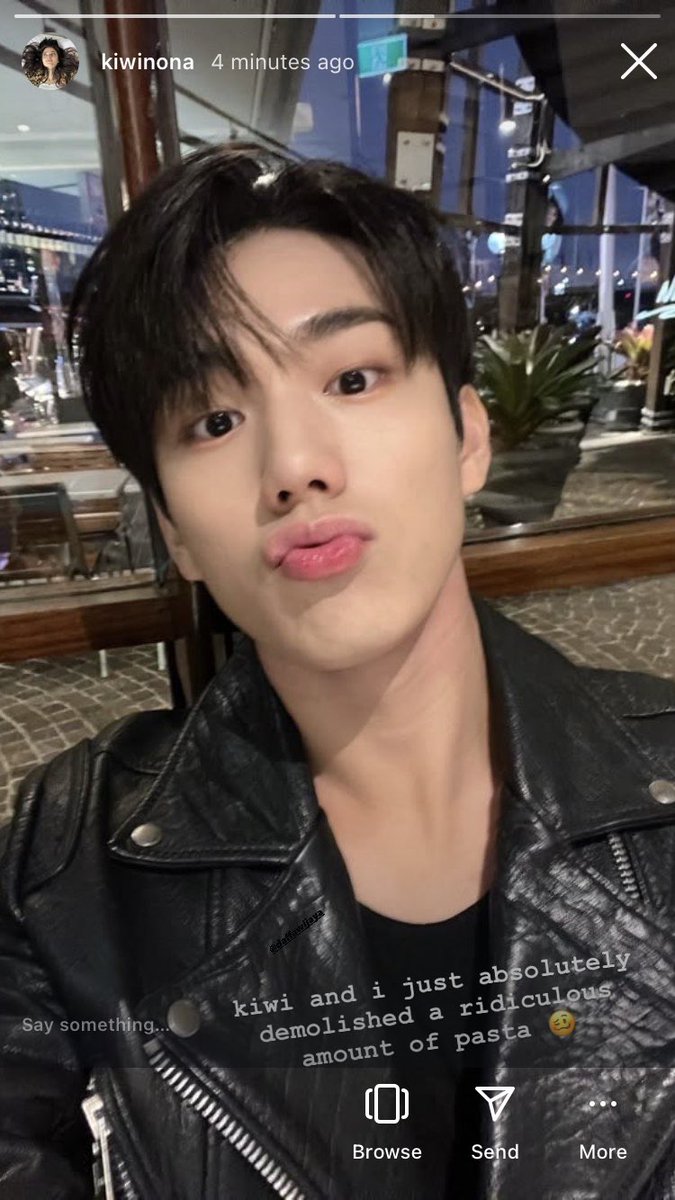 metropoplitan's tweet photo. when your guy friend pretends to be your boyfriend! https://t.co/25TFkA9Kl6