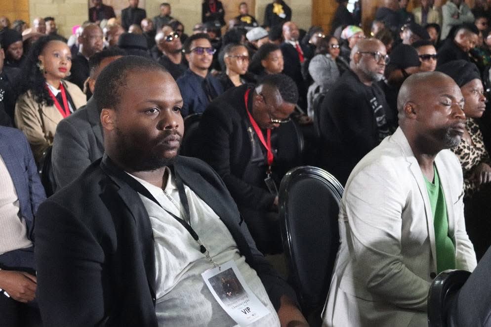Kenetswe2's tweet photo. [DELAYED POST] Yesterday, we honoured the late Presley Chweneyagae at his funeral held at Akasia Community Hall in Pretoria. An award winning actor born in Mafikeng, best known for Tsotsi and The River, Cobrizi leaves behind a powerful legacy in South African arts.
#RIPPresley https://t.co/6CGZ1DRtCE