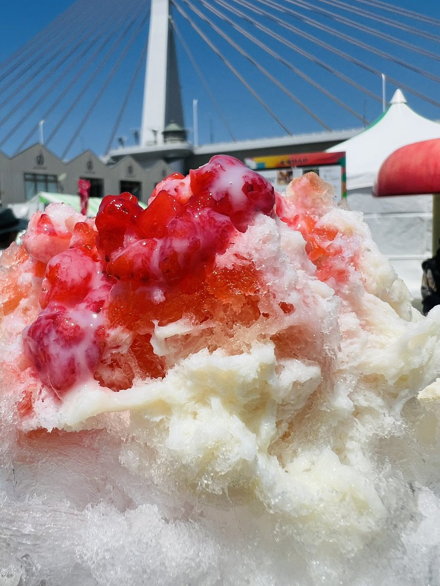 takeuchiyukimi's tweet image. 入り口入って右手のかき氷🍧と
入り口入って左手のからあげ🍗
いただきました🙏
子供も大喜び😋
美味しかったです〜🙌✨
#K2 に感動🥹
素晴らしかったー‼️
#HTML2025