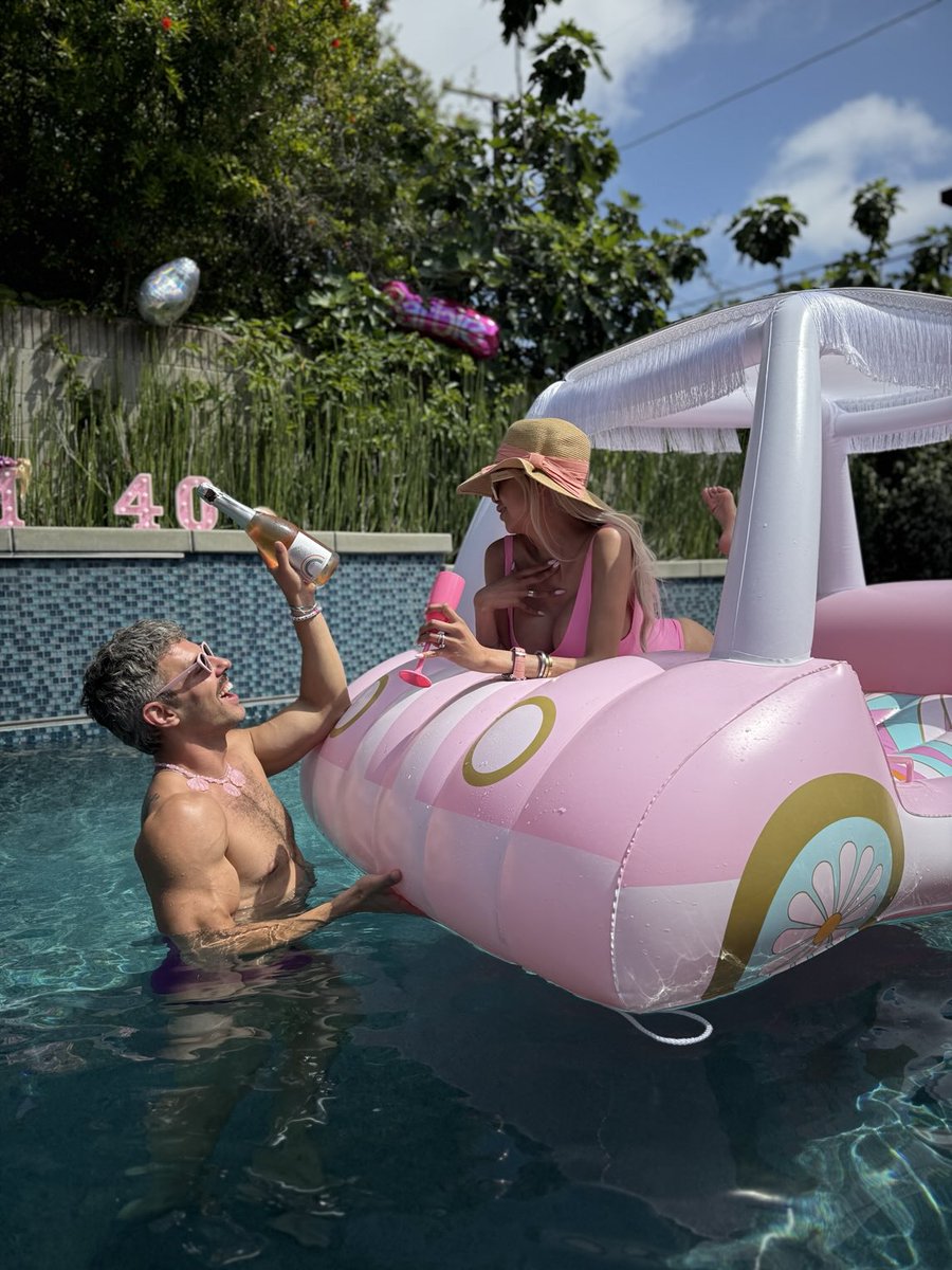 Barbie and Ken duh 👏