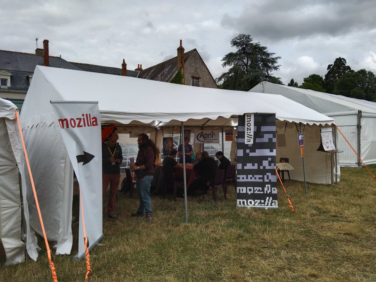 Pour cette seconde journée, nous sommes toujours au village du libre au <a href="/GeekFaeries/">Geek Faëries</a> au coté de <a href="/framasoft/">Framasoft COMPTE INACTIF</a> et <a href="/aprilorg/">April</a>