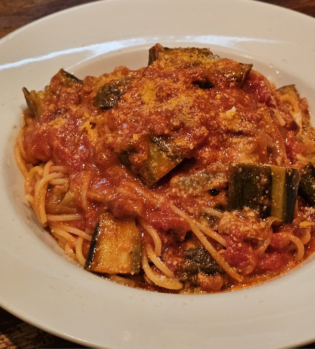 chopitarou's tweet photo. 一乗寺で35年続く老舗のイタ飯｢ANTICO｣さん。外観から漂うオーセンティックなトラットリア感は、店内でより一層感じられる。お料理は全てどこかノスタルジックなお味で、スタッフさんの接客や店主のお人柄も含めてとにかく佳いお店。一回来れば、長年この地で愛されてきた理由が容易に理解できる。 https://t.co/2I71B3z7fn