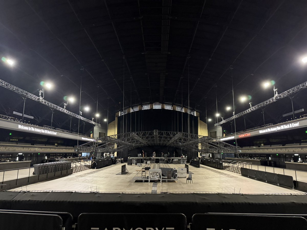 ONEOKROCK DETOX
North America Tour
Minneapolis Armory
ねぇ、、
帰りたくない！
チームが最高すぎる
最高のツアーファイナル
あのPilotはすごすぎるよ
北米ツアー無事終了
日本でこれを再現できるように日々精進だな
全員に観てほしい

ONEOKROCK最高　胸張って言える

#ONEOKROCK
#照明チーム