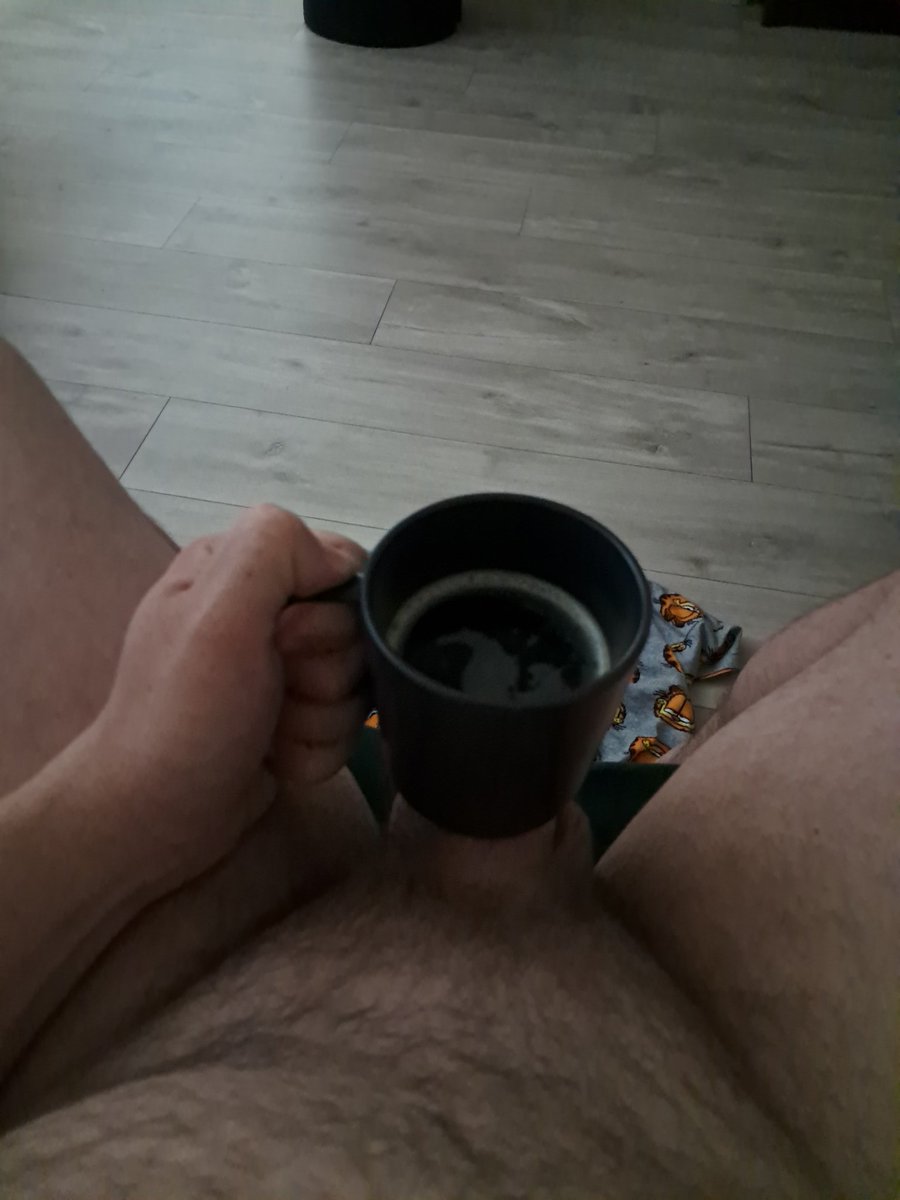 Szymson14's tweet photo. Kawa czarna czy z mlekiem? https://t.co/cKDRxjviIG