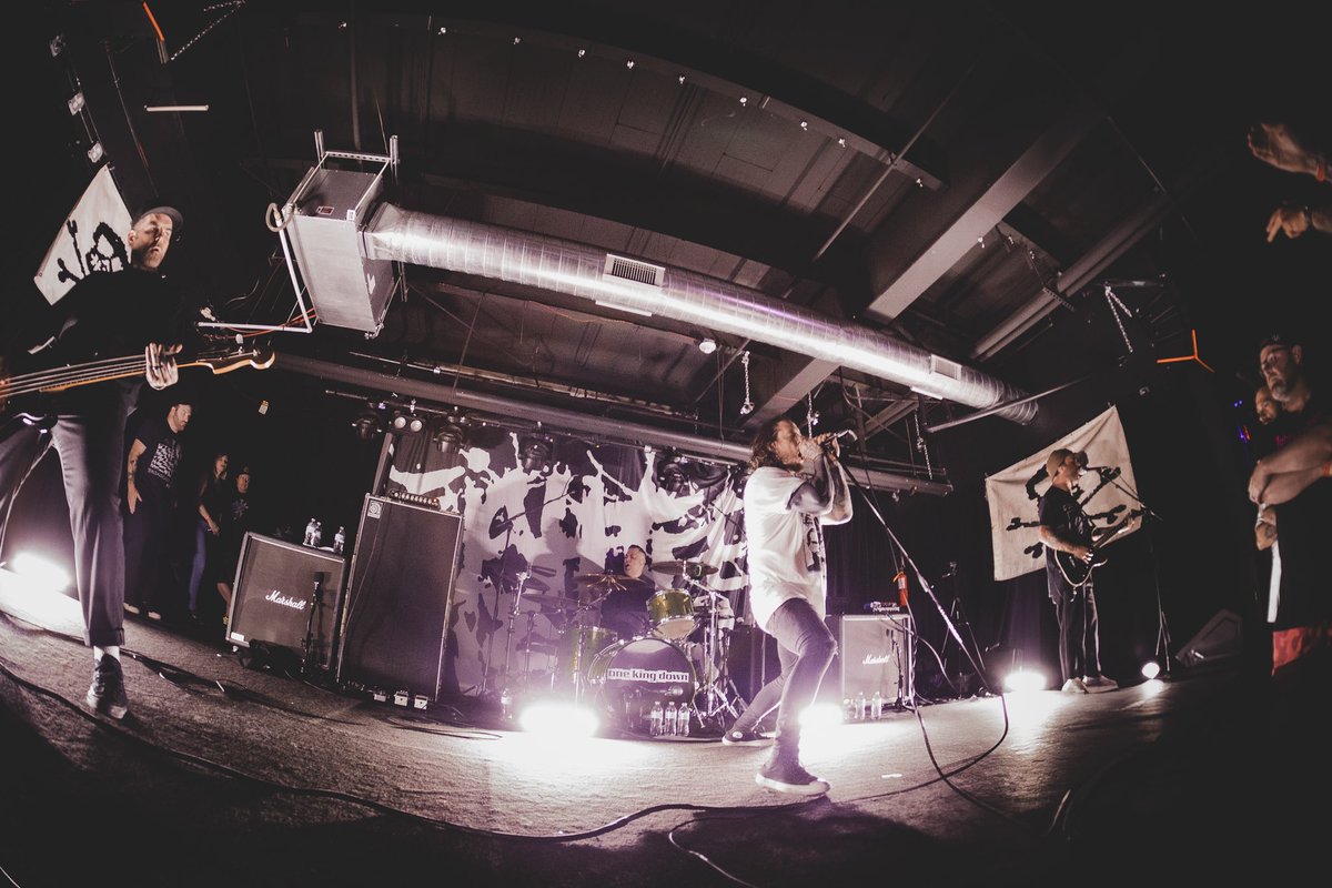 06.07.25 <a href="/18v_official/">Eighteen Visions</a> SYRACUSE, NY.

After Dark Presents// The Song &amp; Dance