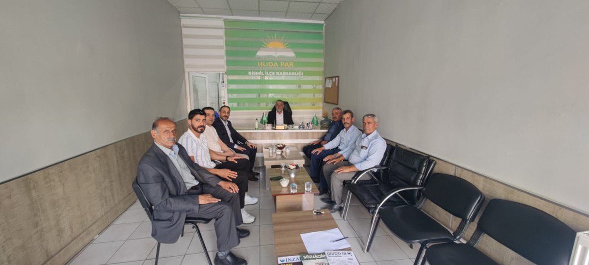 Yeniden Refah Partisi Bismil İlçe Başkanı Abdülkadir Geylani ve beraberindeki heyet, partimize bayram ziyareti gerçekleştirdi.

Nazik ziyaretlerinden dolayı teşekkür ediyor, kendilerine Hayırlı bayramlar diliyoruz. 

#HÜDAPAR