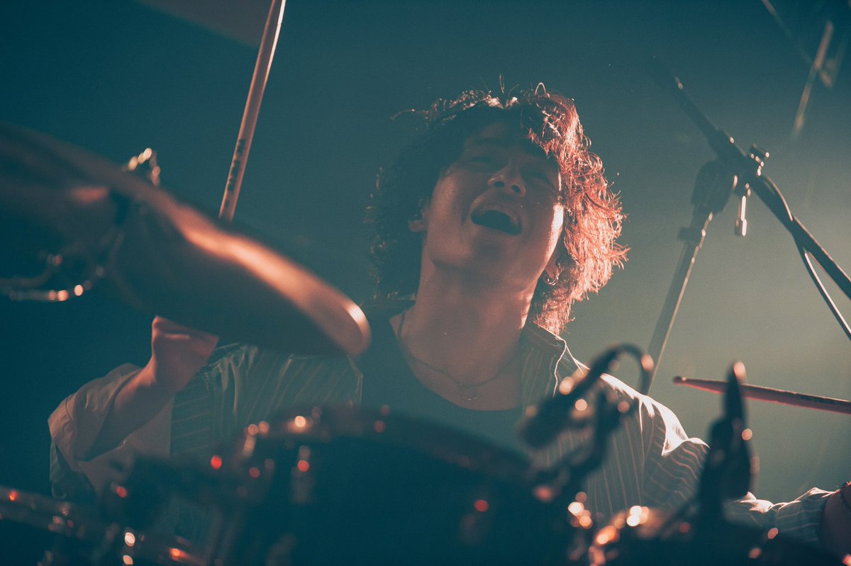 SAKAE_SPRING's tweet image. 〚DIAMOND HALL〛
レトロリロン(@retroriron )のライブが終演!
「友達になって帰ってくれますかー!」の一言で始まったアンコール「TOMODACHI」。音楽の力で友達になれたようなそんな幸せな空間がダイホ中に広がり、演奏が終わっても途切れない拍手がサカスプ最高のラストを物語りました!…