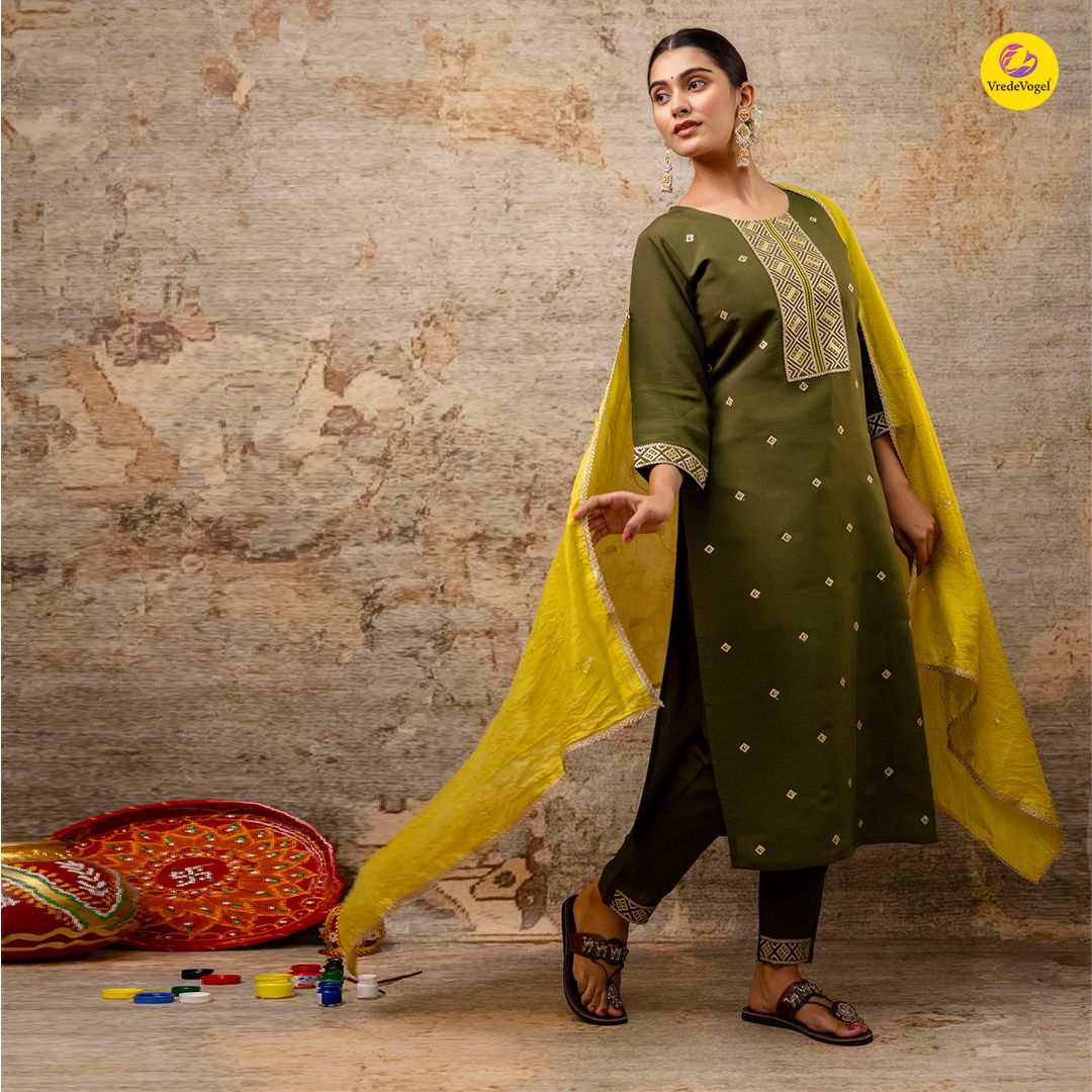 VredeVogel's tweet photo. Luxury that Speaks Softly"

💛 Available now in limited stock.

🛒 Shop the link in bio.

for more inquiry: +91 9537207494

#VredeVogel #EthnicElegance #SilkKurtaSet #FestiveFashion #DiwaliOutfit #EthnicWear #StyleWithVredeVogel #FestiveFashion #MaroonMagic #EthnicElegance https://t.co/swpRkgkw6K