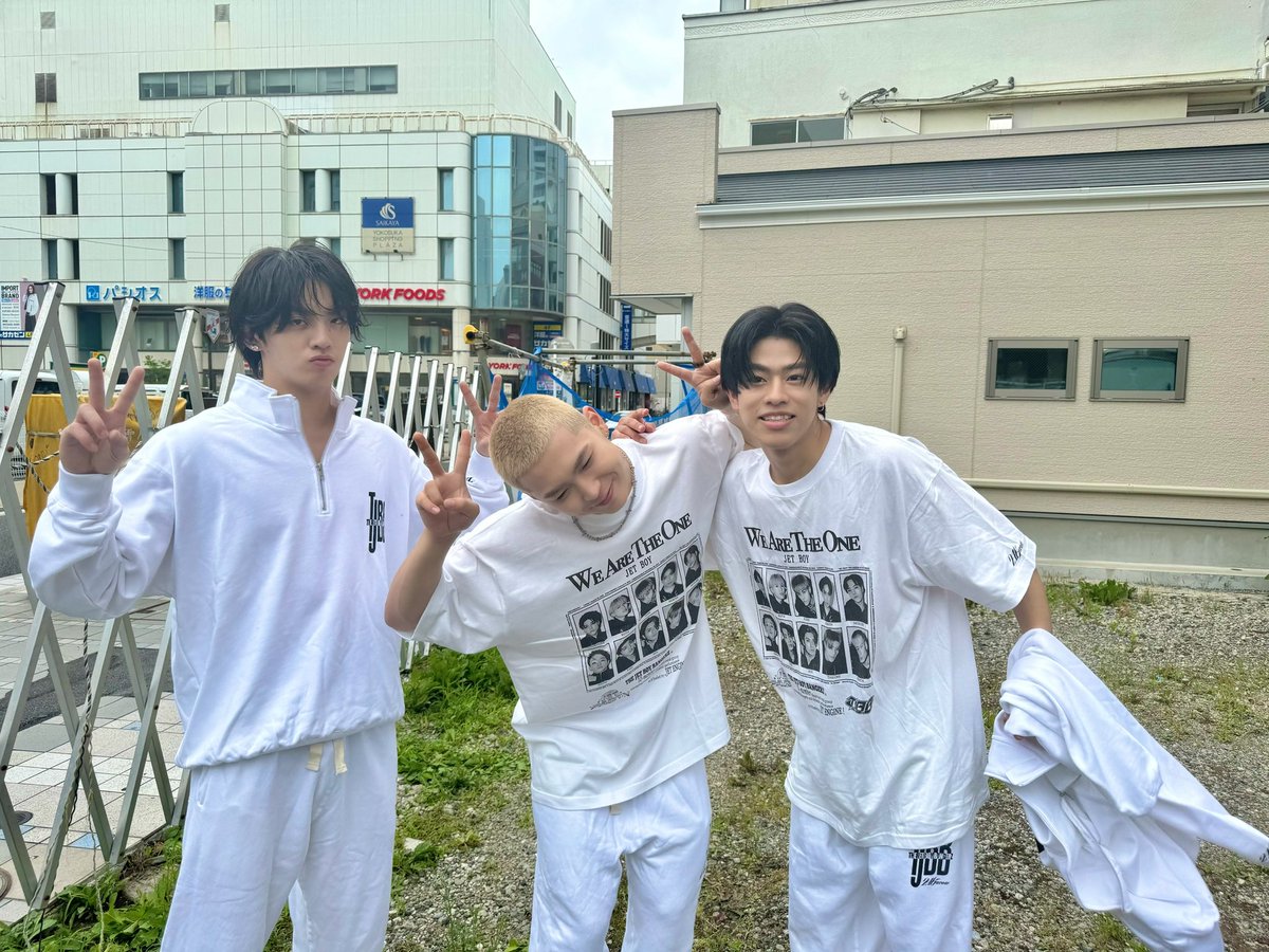 tjbb_'s tweet image. ［#オフジェット ］

とあるロケ中の3人📸
いつものように水面下です。

浮上タイミングはお楽しみに🤫

#TJBB #TAKI #HINATA #TAKUMI
#THEJETBOYBANGERZ