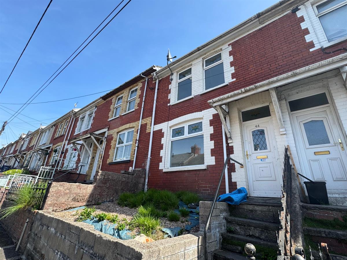 New to market - 3 Bed Terraced House, The Avenue, Pontycymer, Bridgend, £850pcm. View details: smart-lettings.co.uk/propertydet.as…