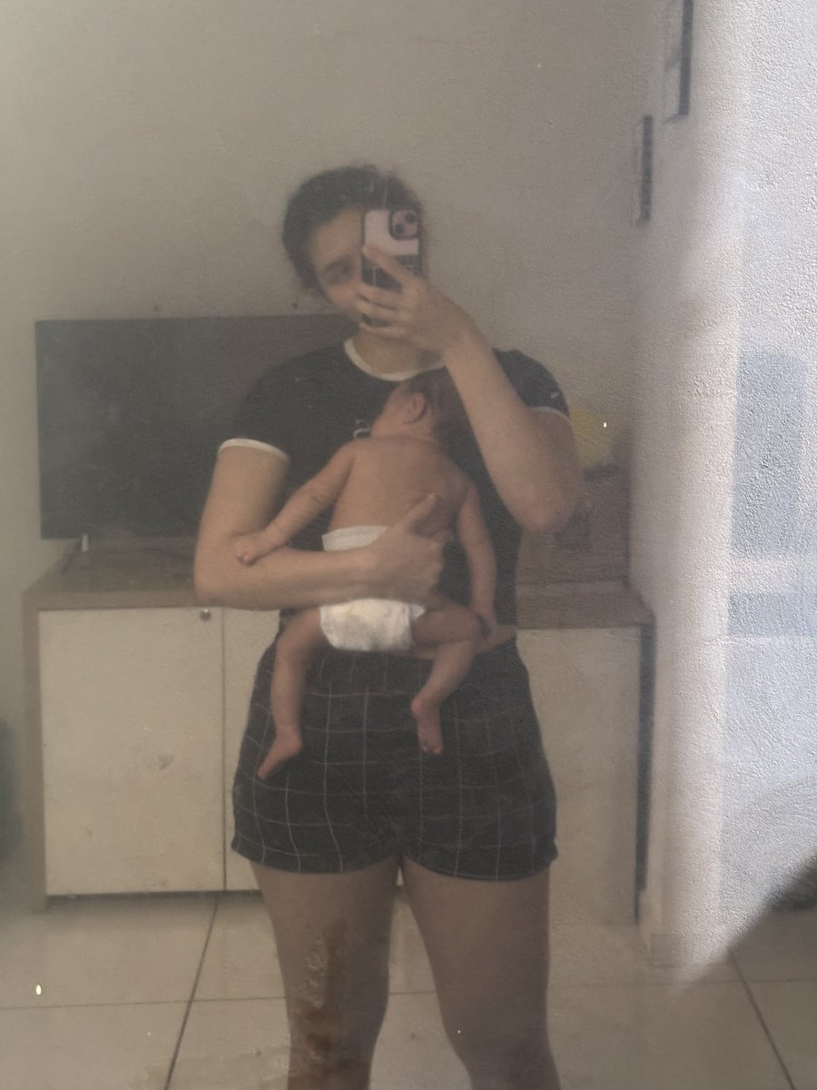 AghataVtr's tweet photo. Minha pituquinha linda https://t.co/DQ5Q6EhN9V