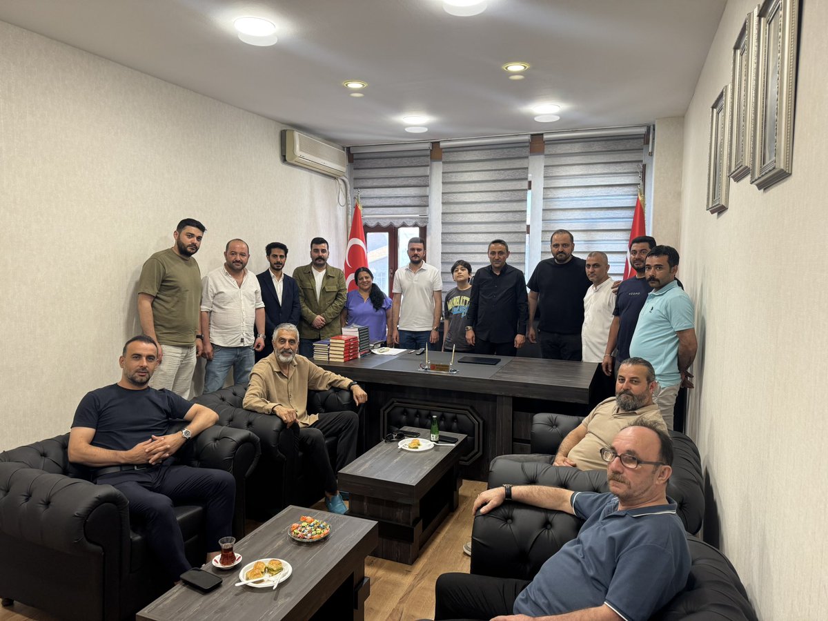 İlçe Başkanlığımızda Ülküdaşlarımızla bayramlaştık.