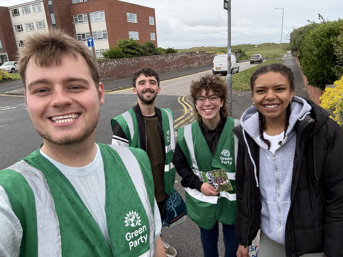 Joined by some former 2024 Labour voters! 

Change is possible 💚