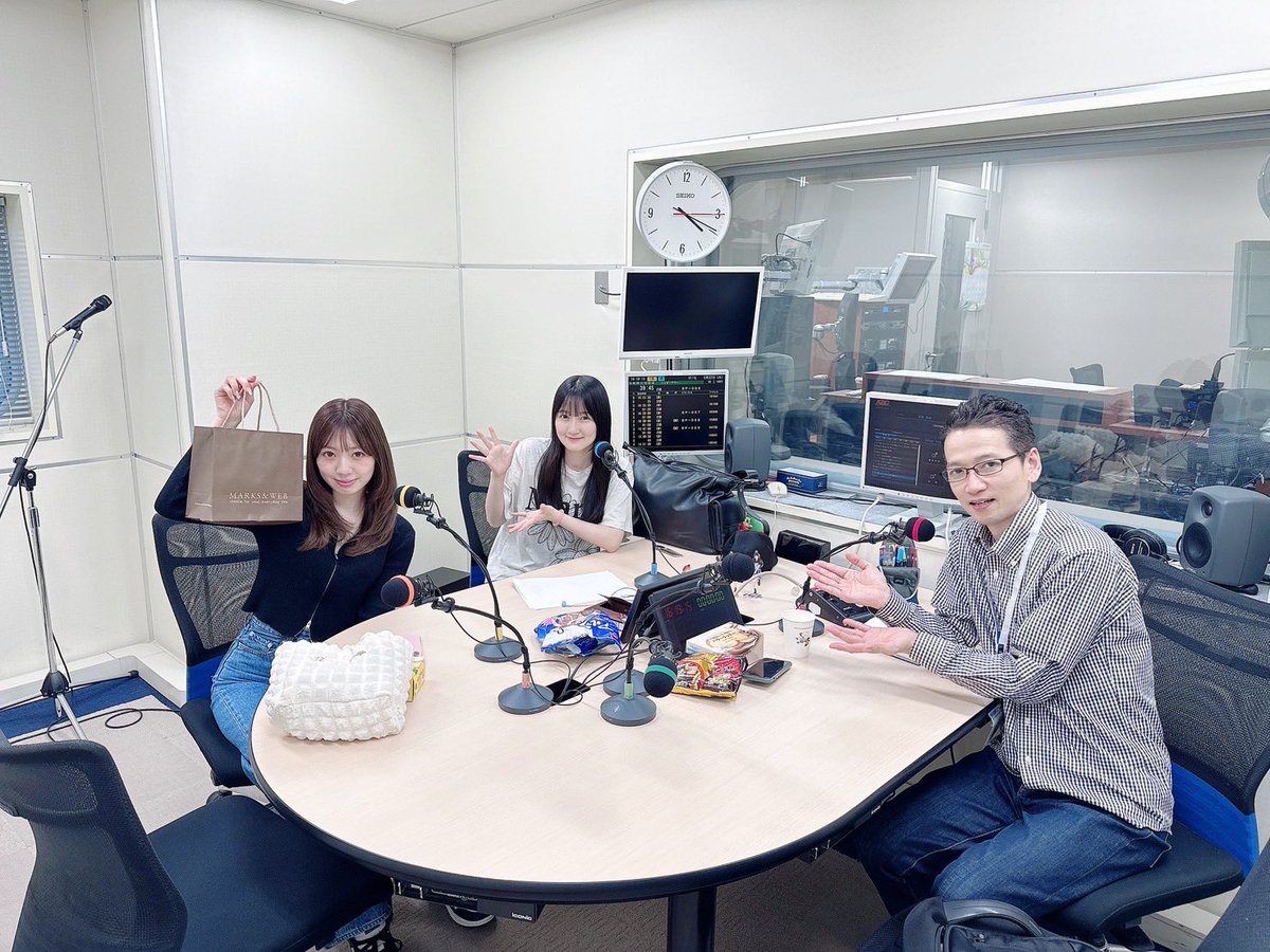 今夜の #ラジオ聴かナイト は
#まりのあ コンビ☺️

坂本りの生誕祭🎂
誕生日で欲しいもの
"ち" の次は "つ"？

梅雨入りしましたね〜🌧️
ジメジメしますが、聴かナイト聴いて気分高々にいきましょー！
#KBCラジオ #HKT48 #今村麻莉愛 #坂本りの #沖繁義