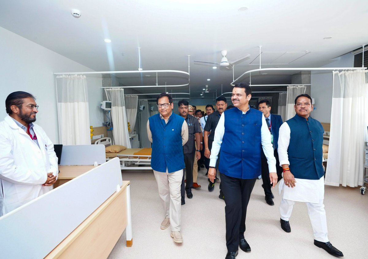 CMO Maharashtra (@cmomaharashtra) on Twitter photo ЁЯФ╕CM Devendra Fadnavis visited the 'Pushpalata D. Y. Patil Hospital' in Talegaon, Pune, ahead of its inauguration. He reviewed the hospitalтАЩs infrastructure, cutting-edge medical facilities, and advanced treatment systems.
ЁЯФ╕рдореБрдЦреНрдпрдордВрддреНрд░реА рджреЗрд╡реЗрдВрджреНрд░ рдлрдбрдгрд╡реАрд╕ рдпрд╛рдВрдиреА рдЖрдЬ рддрд│реЗрдЧрд╛рд╡, рдкреБрдгреЗ рдпреЗрдереЗ ЁЯФ╕CM Devendra Fadnavis visited the 'Pushpalata D. Y. Patil Hospital' in Talegaon, Pune, ahead of its inauguration. He reviewed the hospitalтАЩs infrastructure, cutting-edge medical facilities, and advanced treatment systems.
ЁЯФ╕рдореБрдЦреНрдпрдордВрддреНрд░реА рджреЗрд╡реЗрдВрджреНрд░ рдлрдбрдгрд╡реАрд╕ рдпрд╛рдВрдиреА рдЖрдЬ рддрд│реЗрдЧрд╛рд╡, рдкреБрдгреЗ рдпреЗрдереЗ