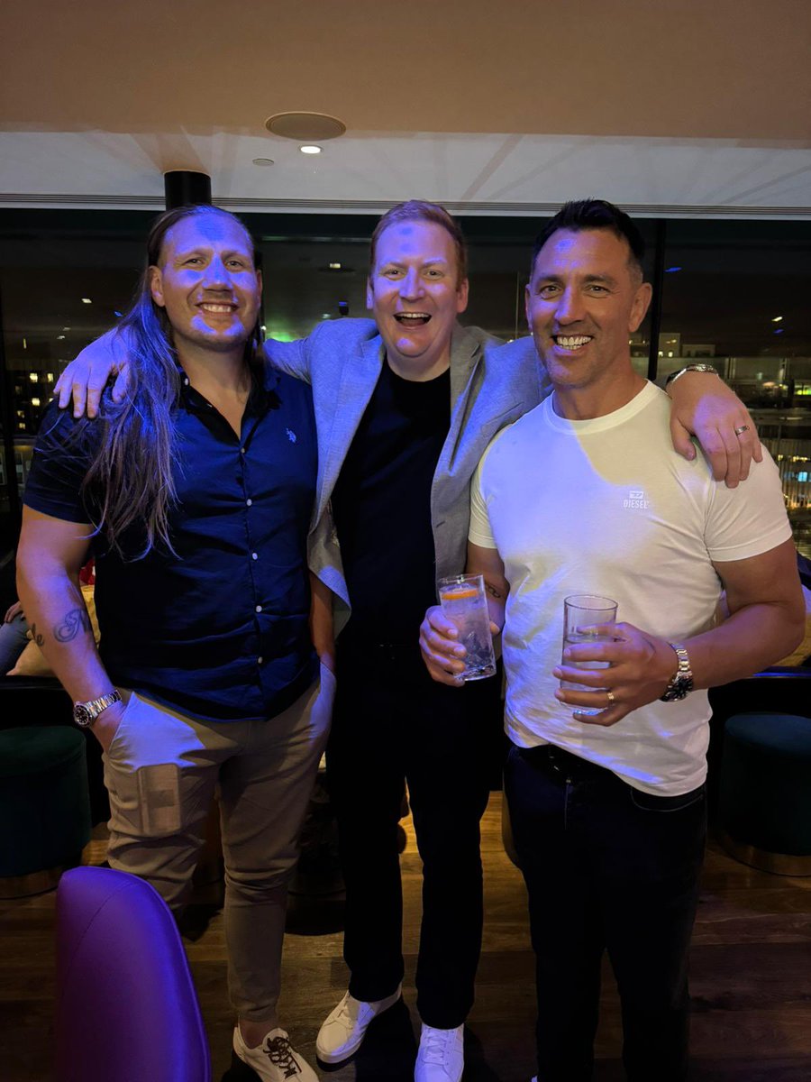 Paul Sculthorpe MBE (@pscully13) on Twitter photo At 6’3 it’s not often I feel v small….this was one of those occasions! 👀<a href="/MikeLomas182/">Mike Lomas</a> <a href="/BigEorl/">Eorl Crabtree</a> good to see you boys 🍸🏉 At 6’3 it’s not often I feel v small….this was one of those occasions! 👀<a href="/MikeLomas182/">Mike Lomas</a> <a href="/BigEorl/">Eorl Crabtree</a> good to see you boys 🍸🏉