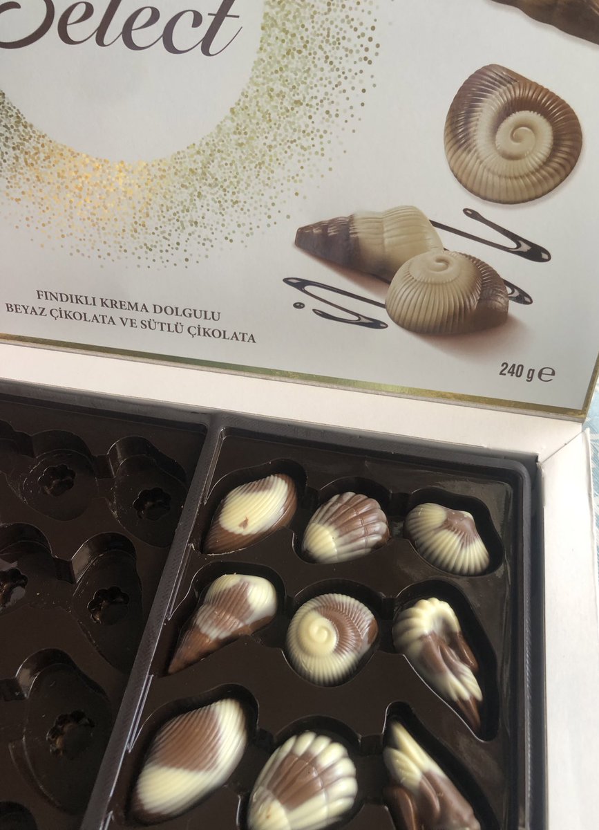 melikeeakc's tweet photo. Deniz kabuklu çikolata sakamii 😍😍😍 https://t.co/vbarh32yAF