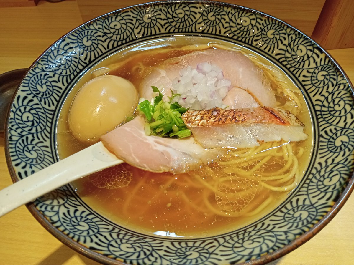誘惑に負けましたー
金目鯛スープラーメン🎵